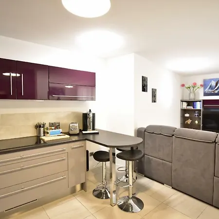 Apartment 2-br With Terrace And Pool In The Heart Of Palm